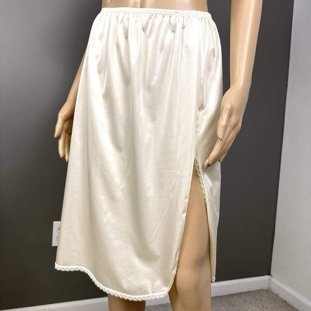 Vintage Vanity Fair Half Slip Skirt Size Medium 24" One High Side Slit USA Beige